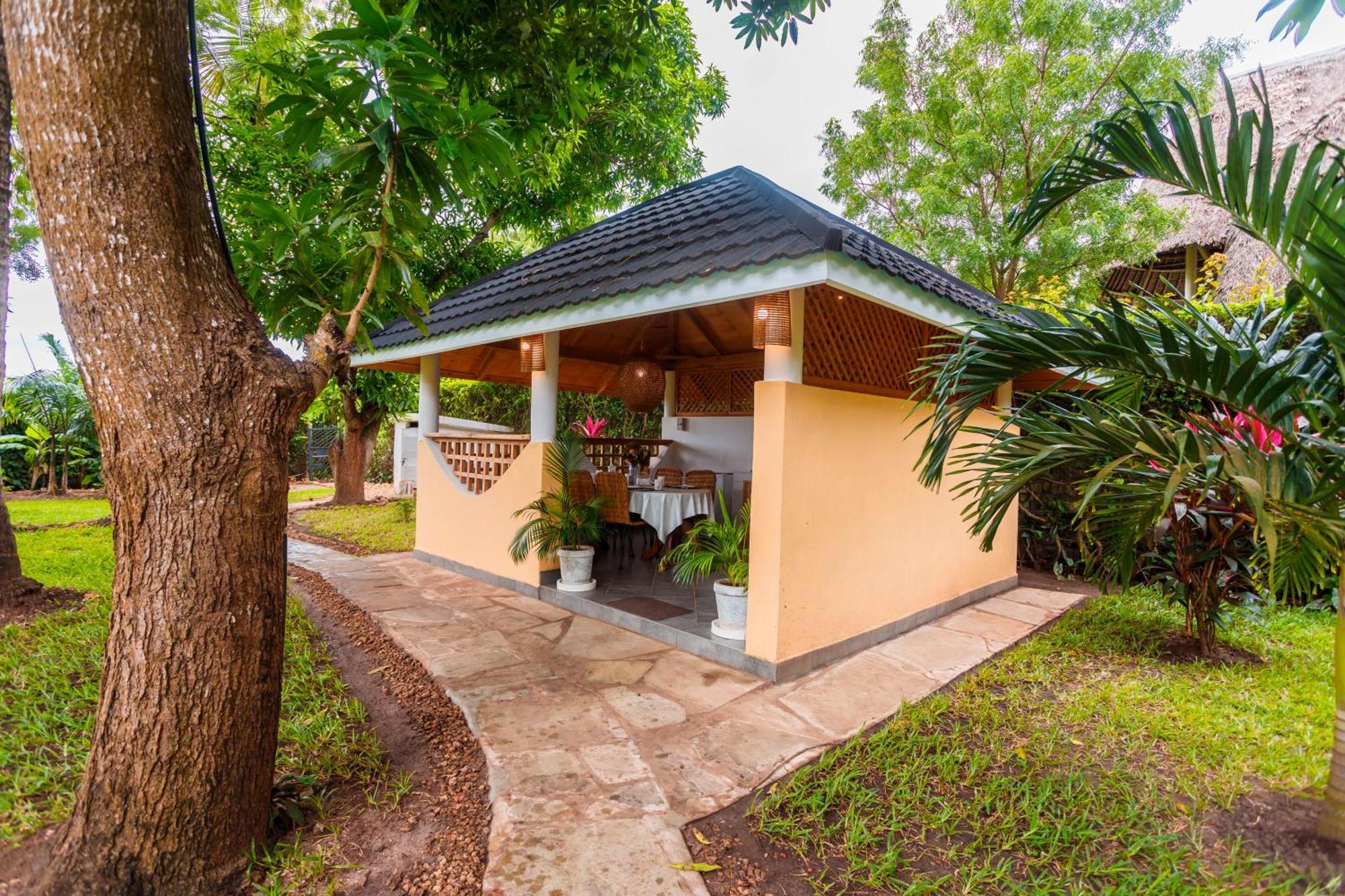 Diani Beach-Villa Kirsch Galu Exterior photo