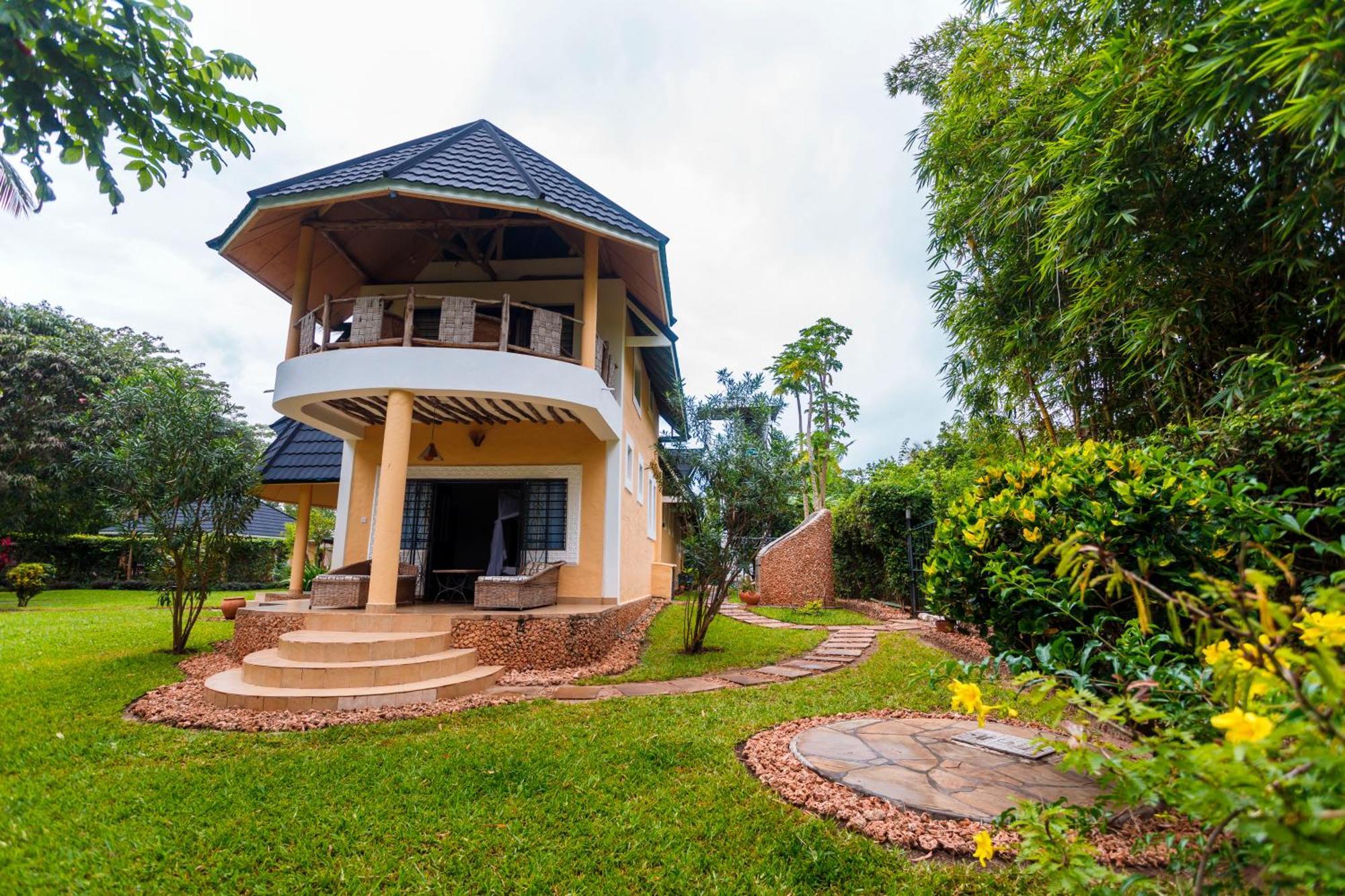 Diani Beach-Villa Kirsch Galu Exterior photo
